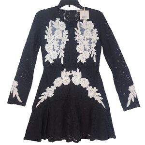 NWT Free Generation Dress Size Medium Lace Beautiful Elegant Retail $228.00